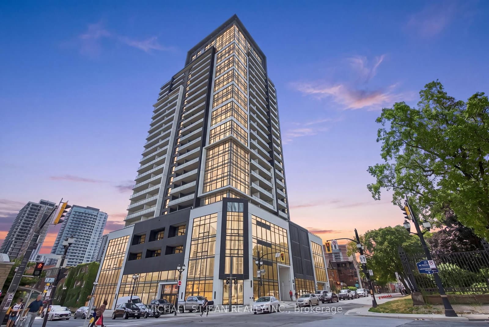 15 Queen Street S, Unit 1302