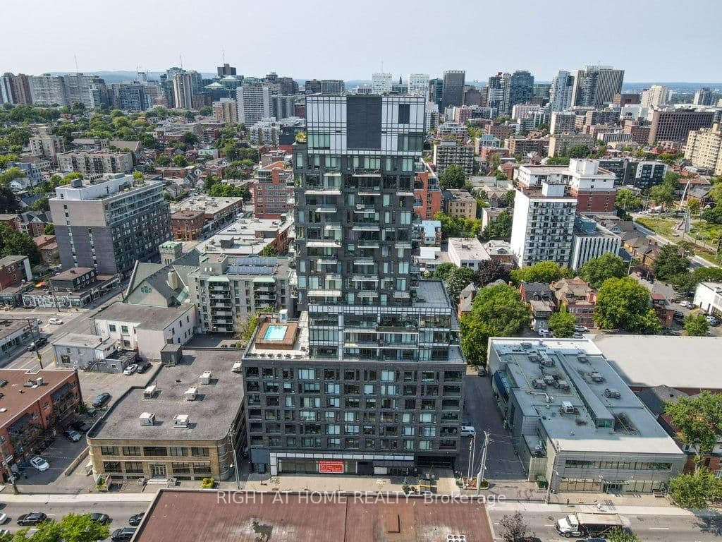 #705 - 203 CATHERINE Street