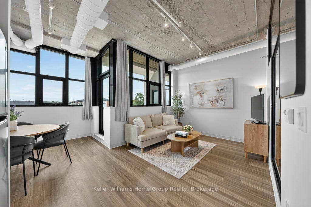 #304 - 120 Huron Street