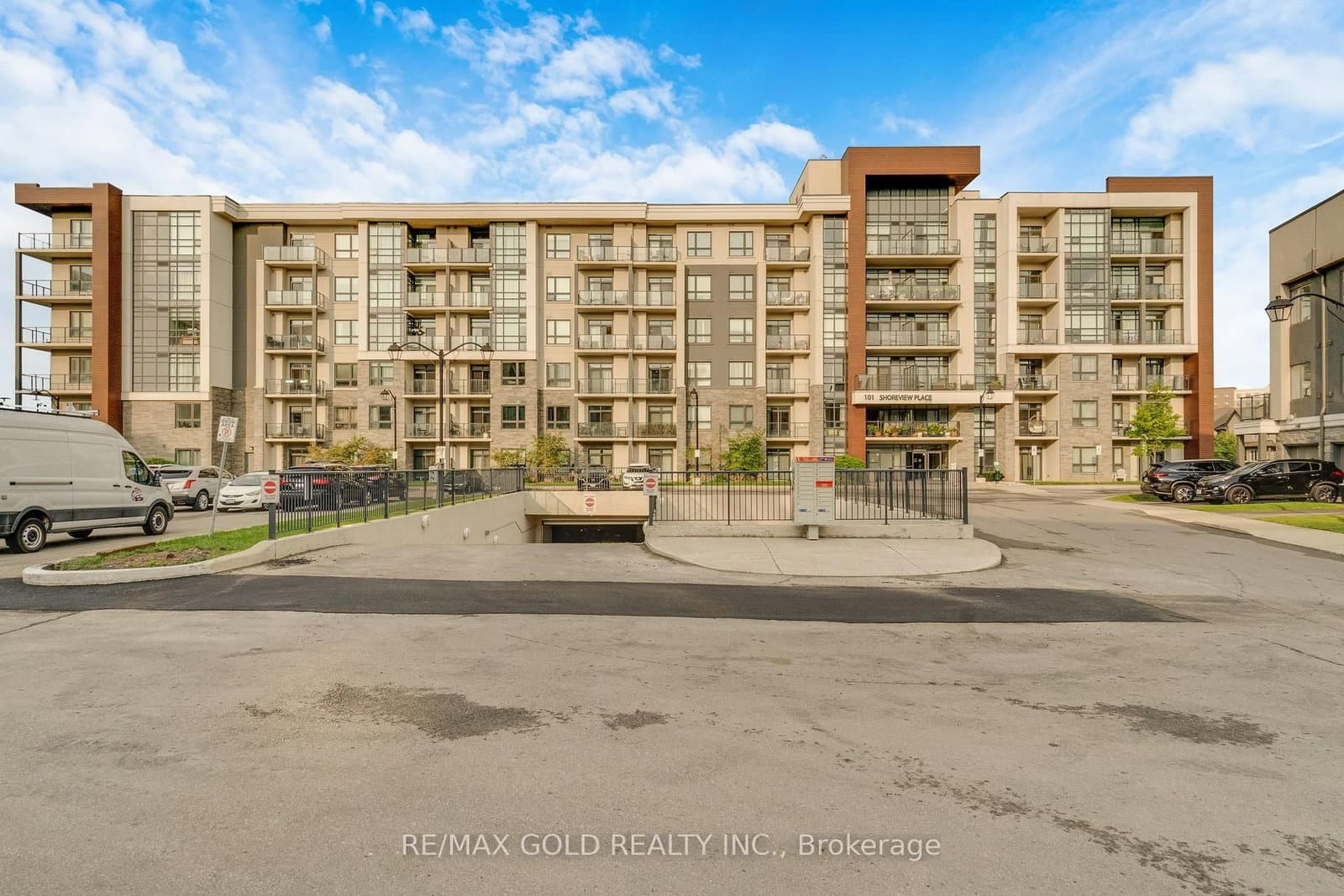 #502 - 101 Shoreview Place