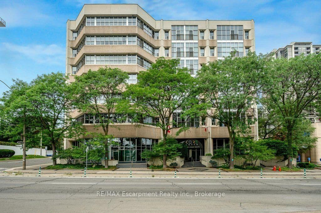 #107 - 66 Bay Street S
